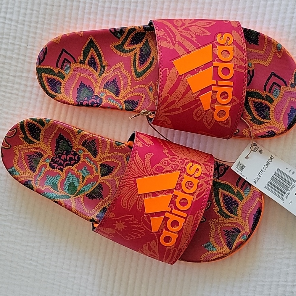 NWT Adidas Adilette Comfort Slides